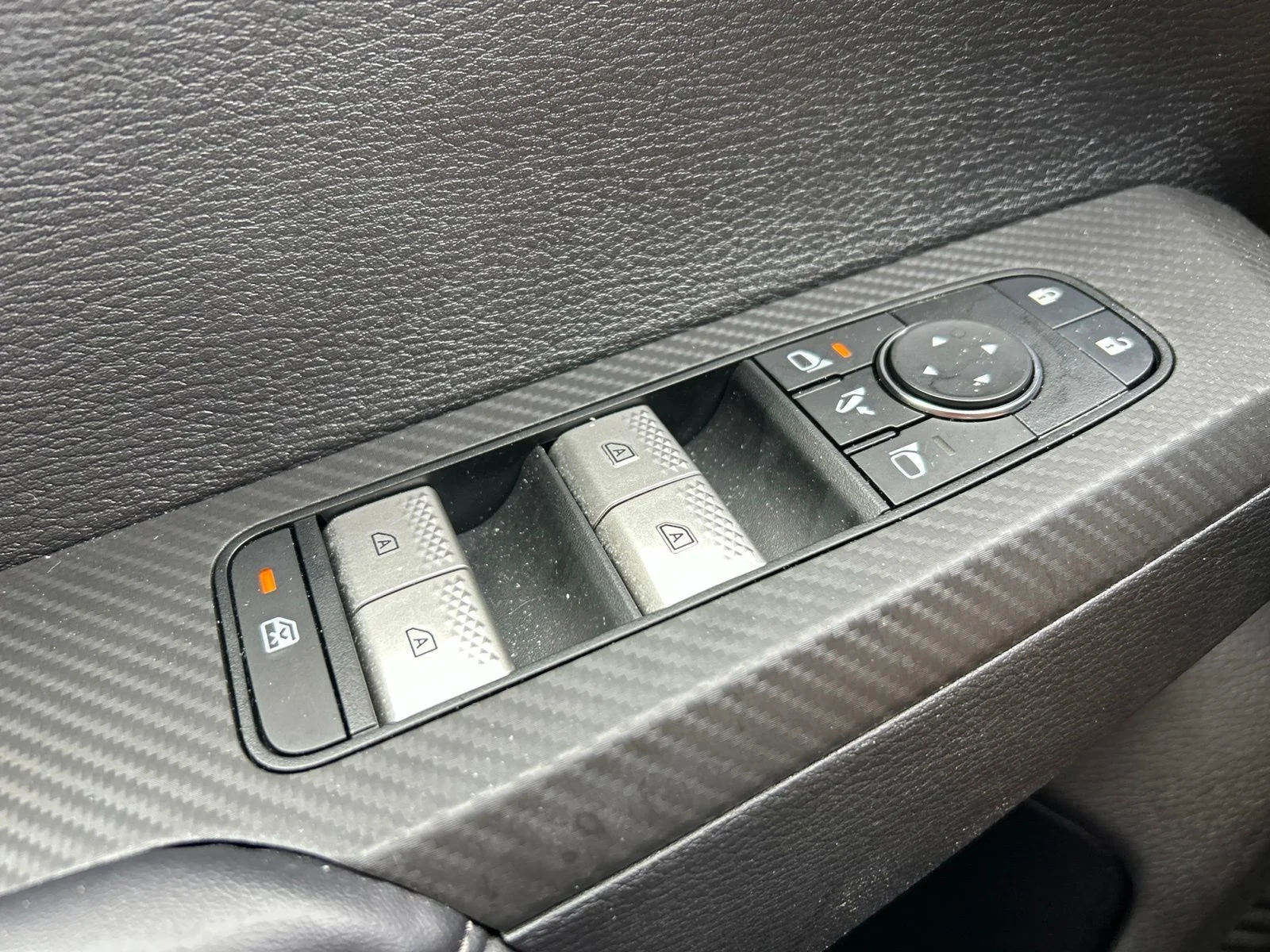 Used 2024 Cosmic Blue Metallic Mitsubishi SE image 25