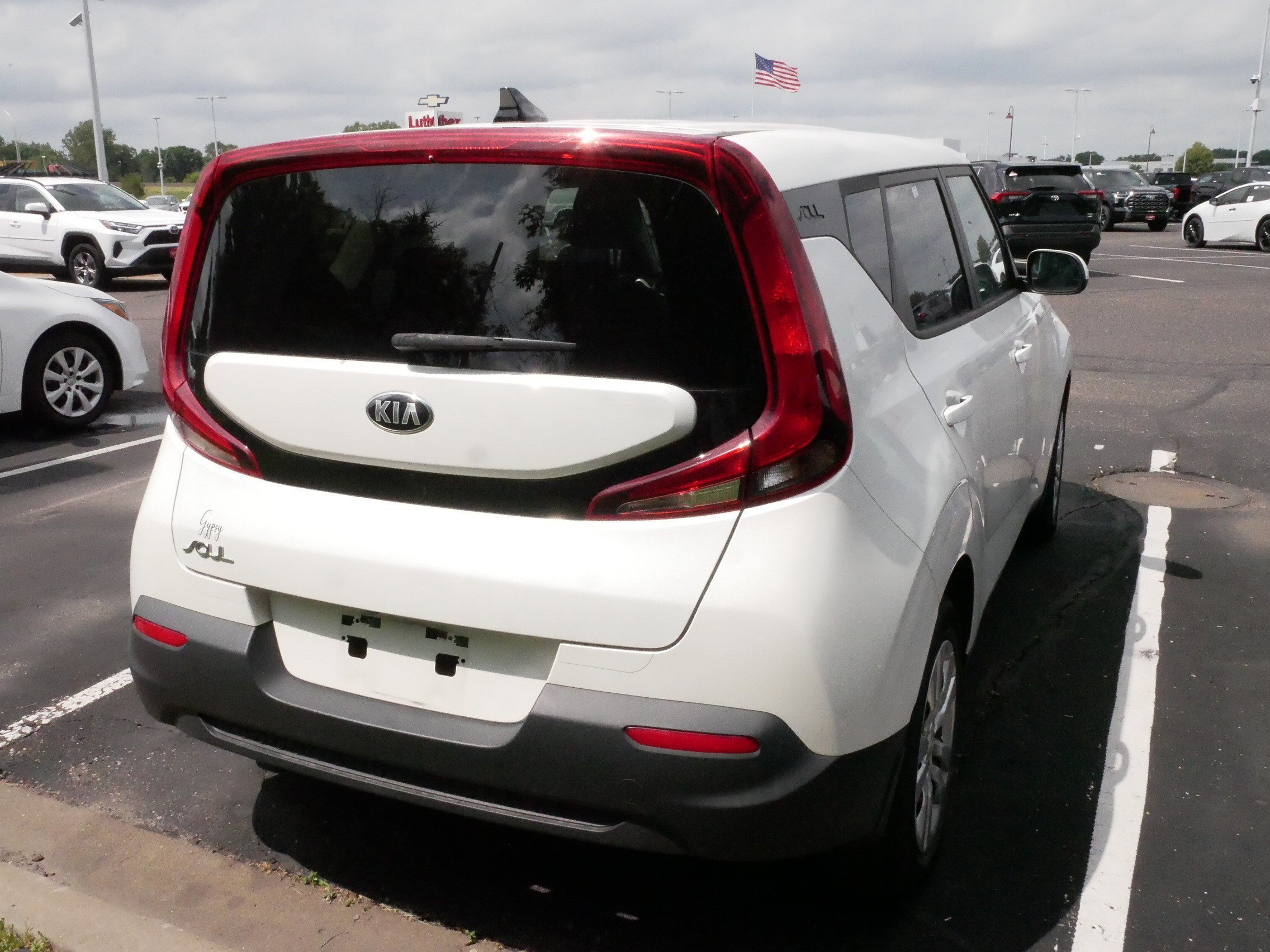 Used 2020 Snow White Pearl Kia LX image 5