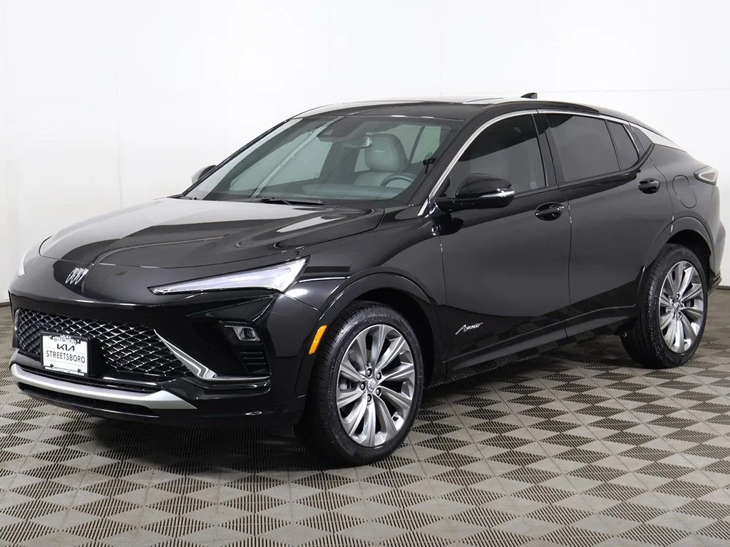Used 2024 Black Buick Avenir image 8