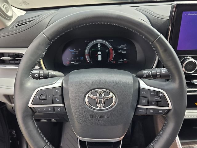Used 2023 Gray Toyota Platinum image 28