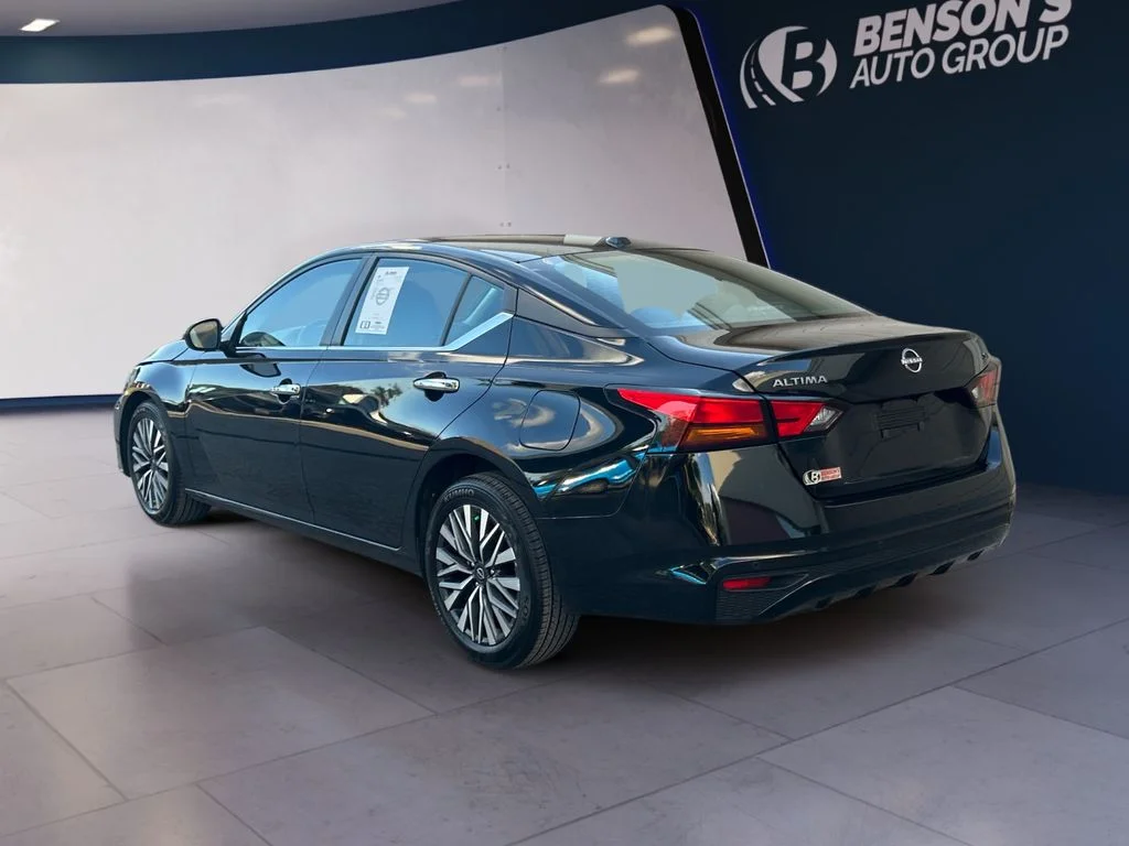 Used 2024 Black Nissan 2.5 SV image 3