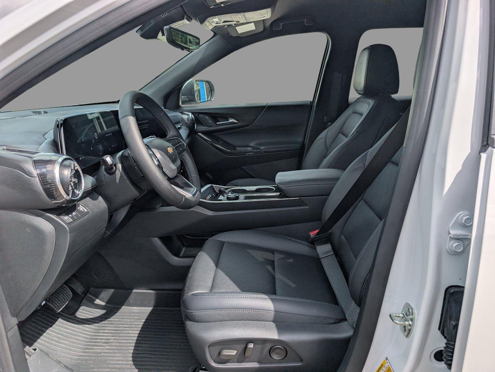 2027 Chevrolet Equinox LT - Photo 12