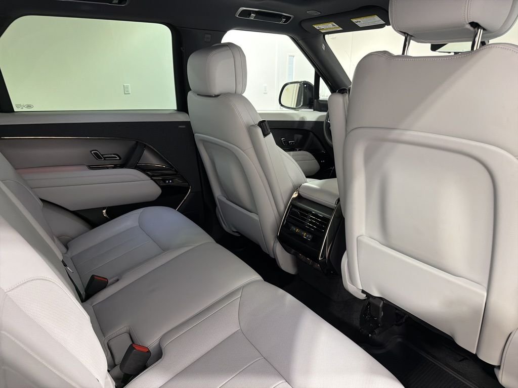 Certified Used 2025 Eiger Gray Metallic Land Rover SE image 27