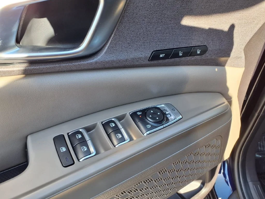 2025 Kia Carnival EX - Photo 19