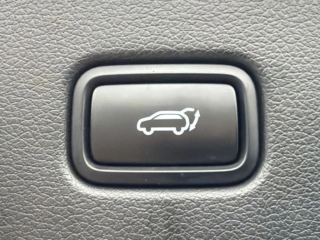 Used 2023 Red Hyundai SEL image 19
