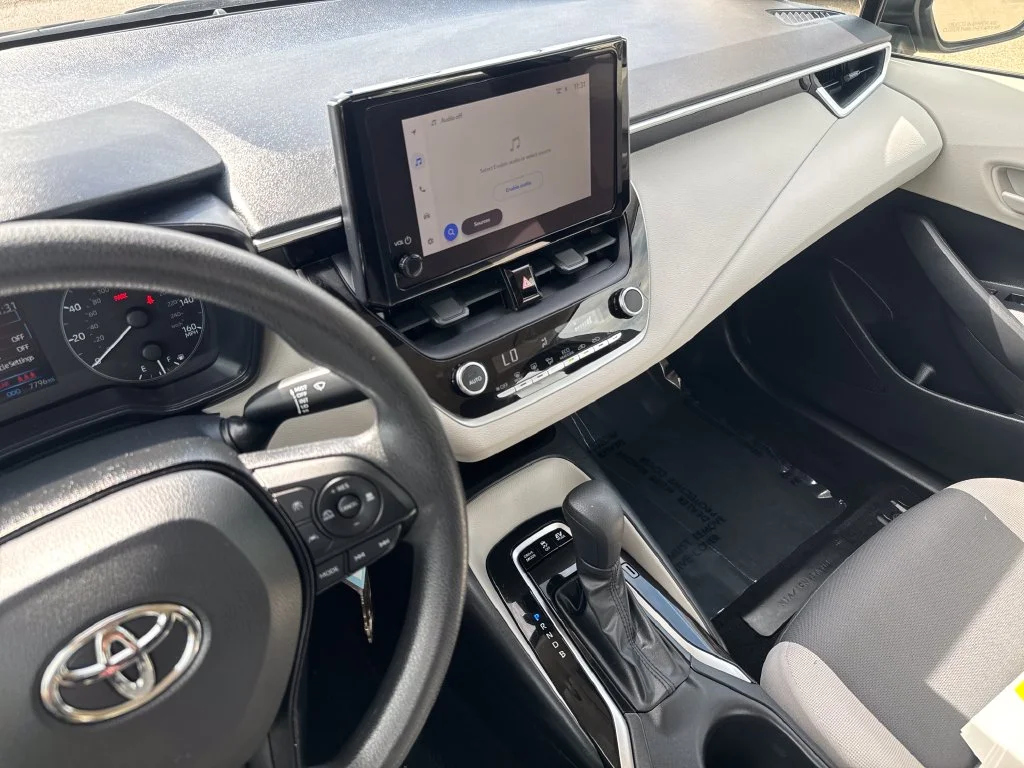 Used 2025  Toyota LE image 21
