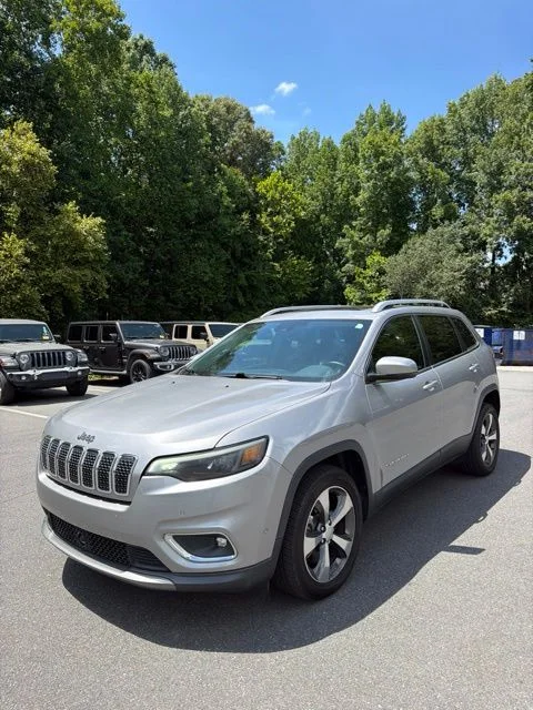 Used 2019 Silver Jeep Limited image 1