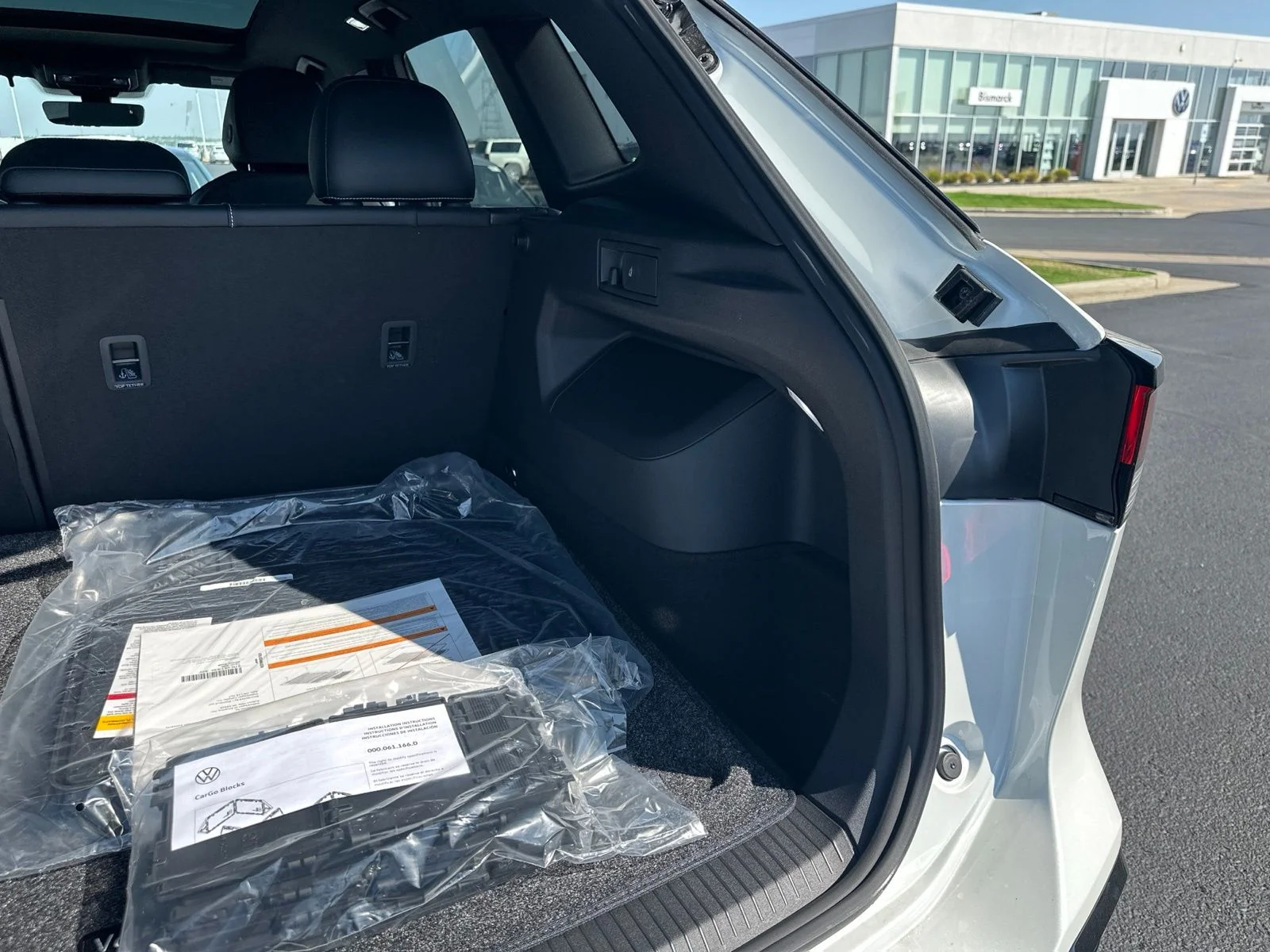 New 2026 White/off-white Volkswagen 2.0T SE R-Line Black image 27