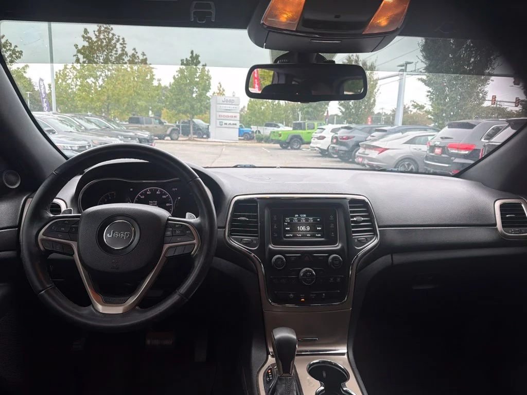 Used 2016 Red Jeep Laredo image 13