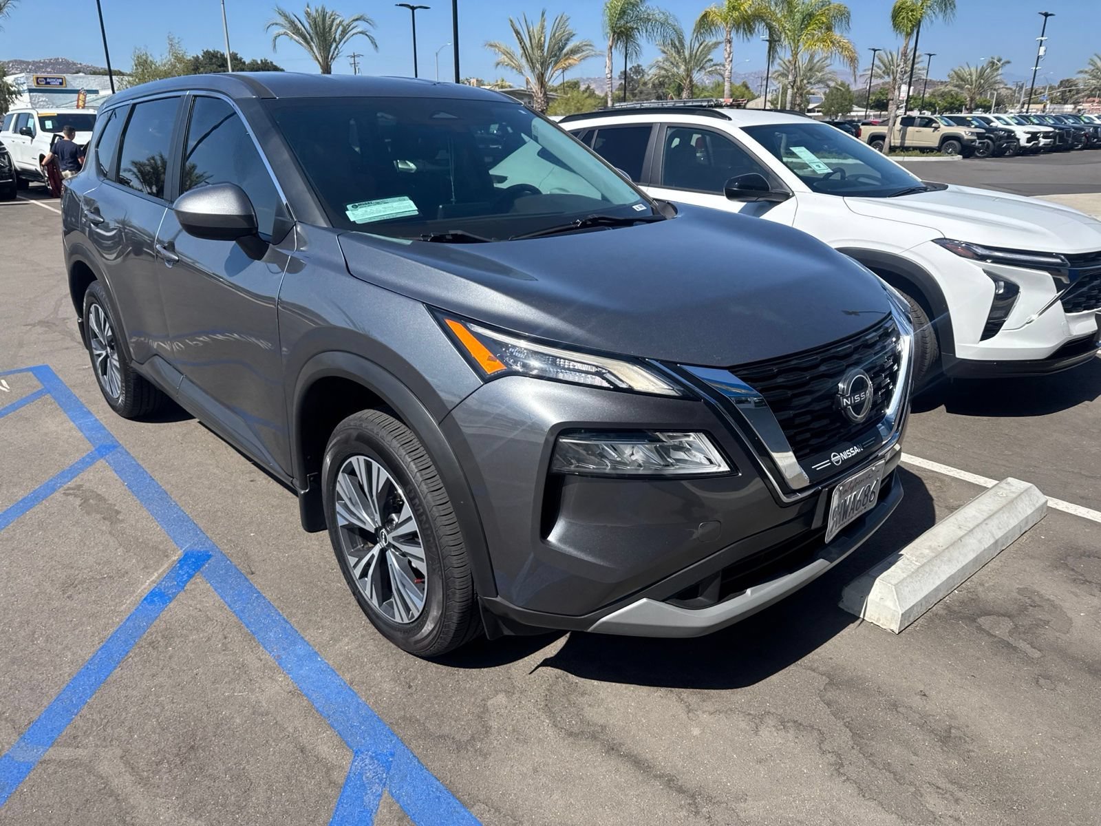 2023 Nissan Rogue SV FWD's photo