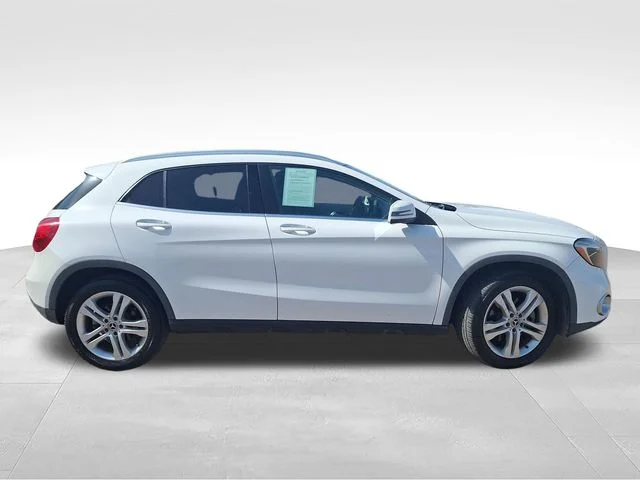 Used 2019 White Mercedes-Benz GLA 250 image 8