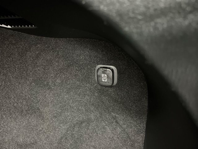 Certified Used 2025 Polymetal Gray Metallic Mazda 2.5 S Carbon Edition image 30