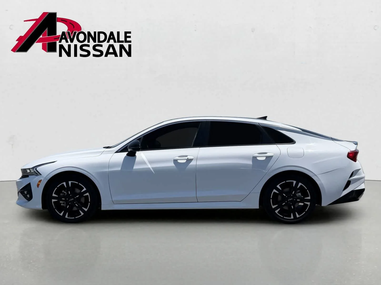 Used 2022 Glacial White Pearl Kia GT-Line image 3