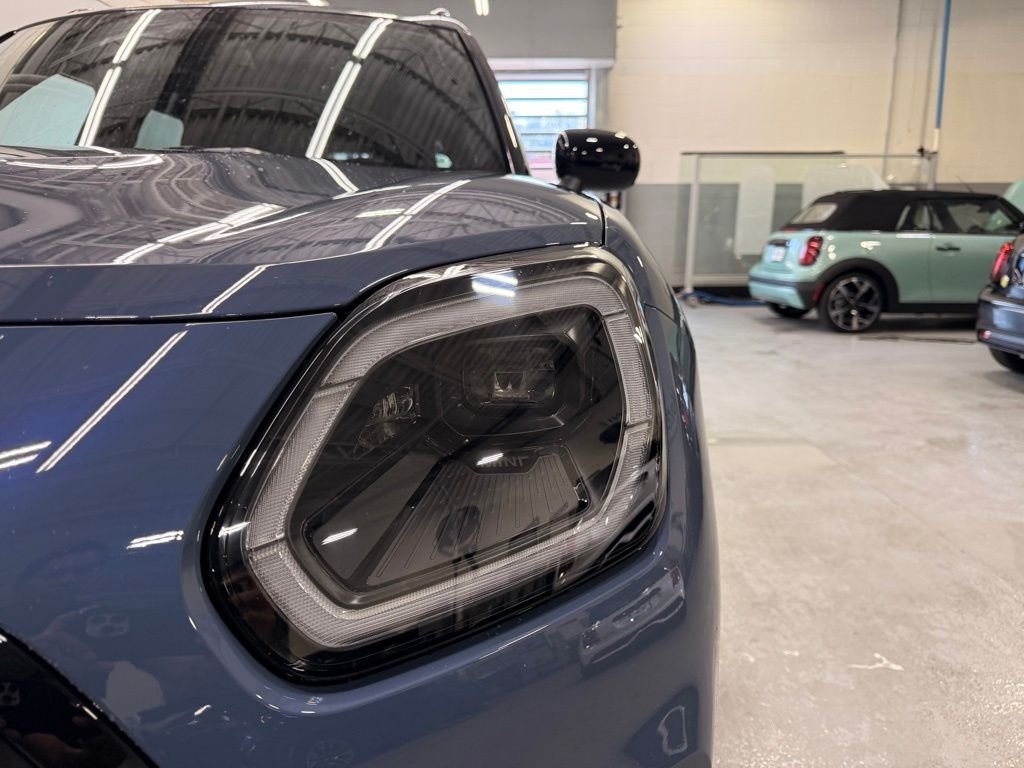 New 2027 Slate Blue Metallic MINI  image 9