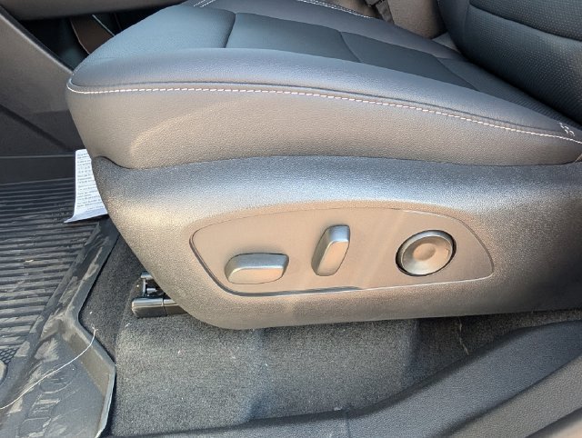 2027 Chevrolet Traverse LT - Photo 12