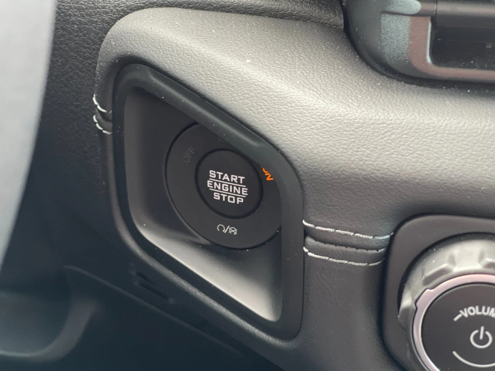 Used 2025 Black Jeep Mojave image 23