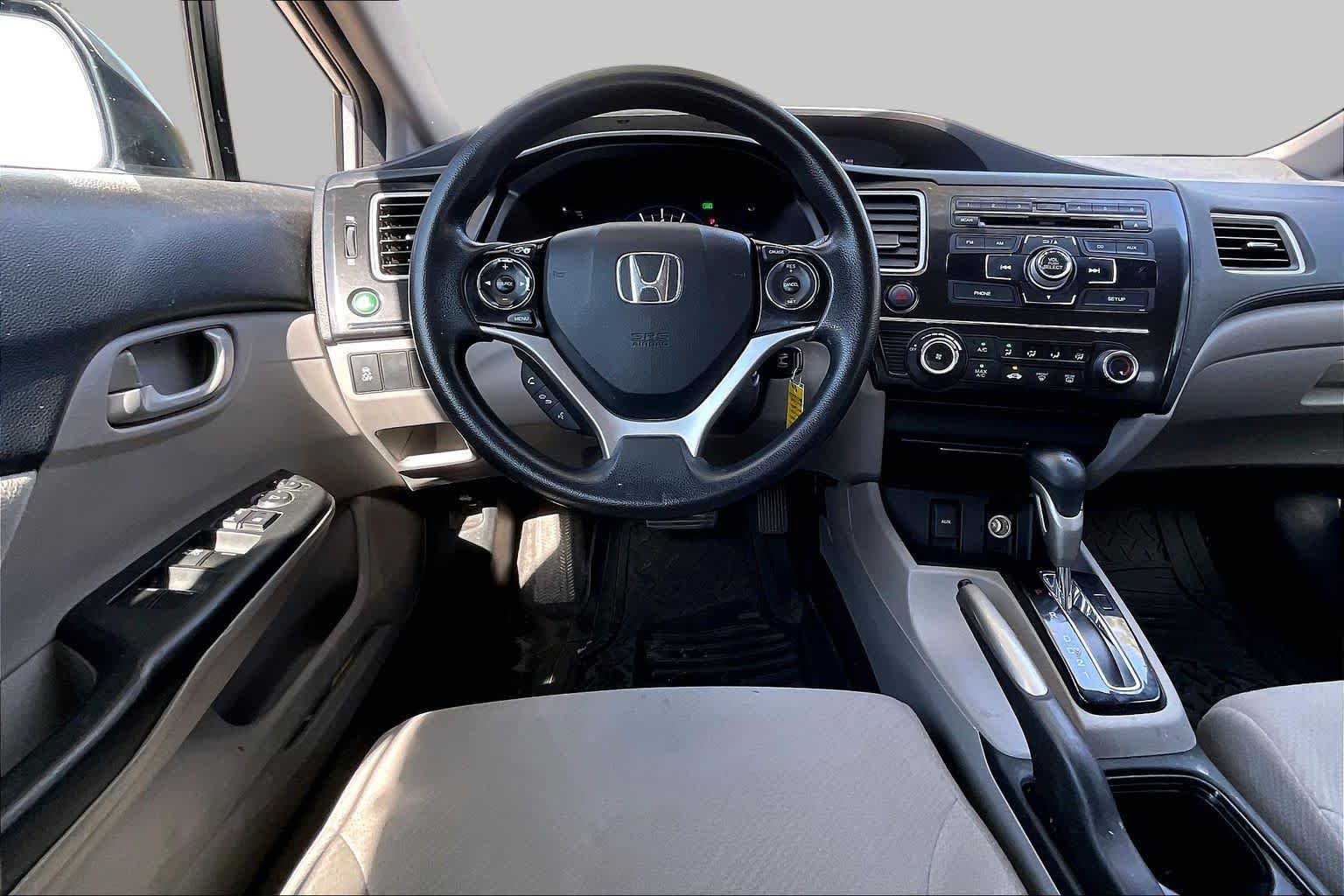 Used 2013 Alabaster Silver Metallic Honda LX image 5