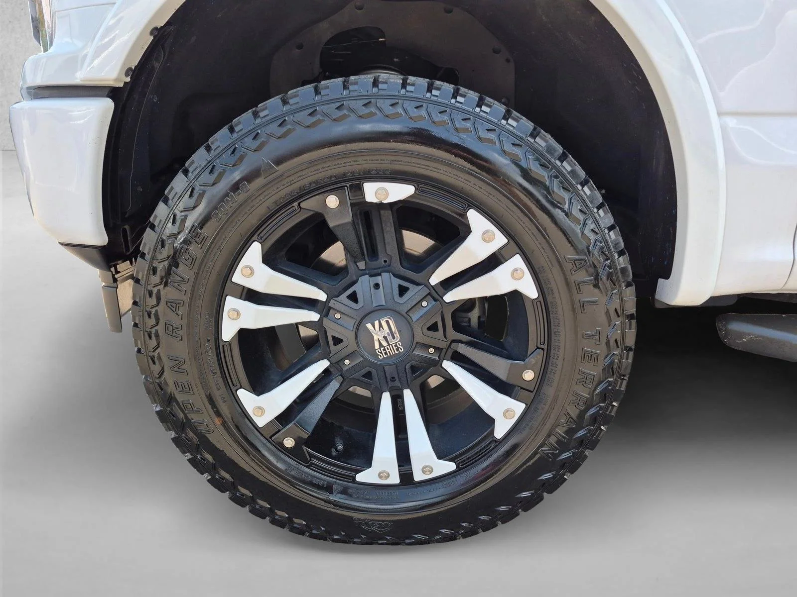 Used 2018 Oxford White Ford XLT image 24