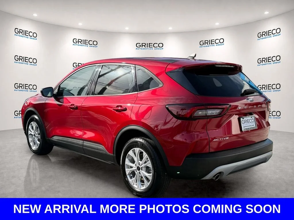 Used 2025 Red Ford Active image 5