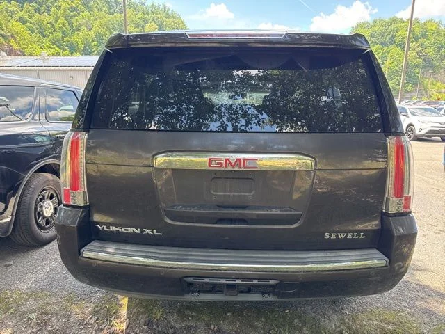 Used 2016 Silver GMC Denali image 3
