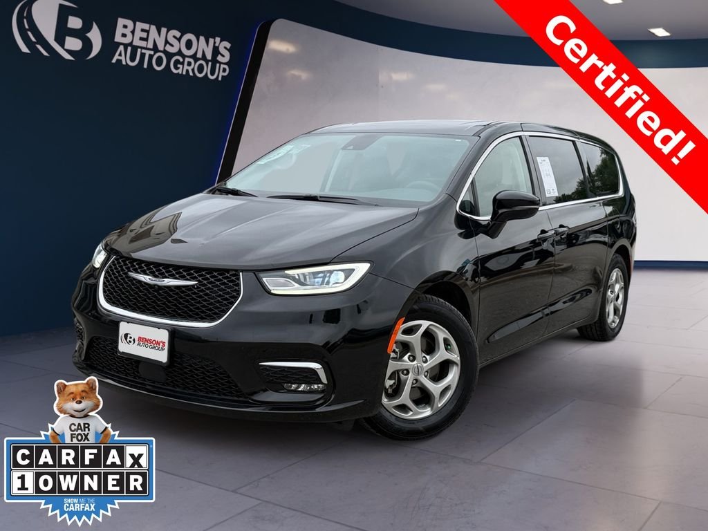 2024 Chrysler Pacifica Limited's photo