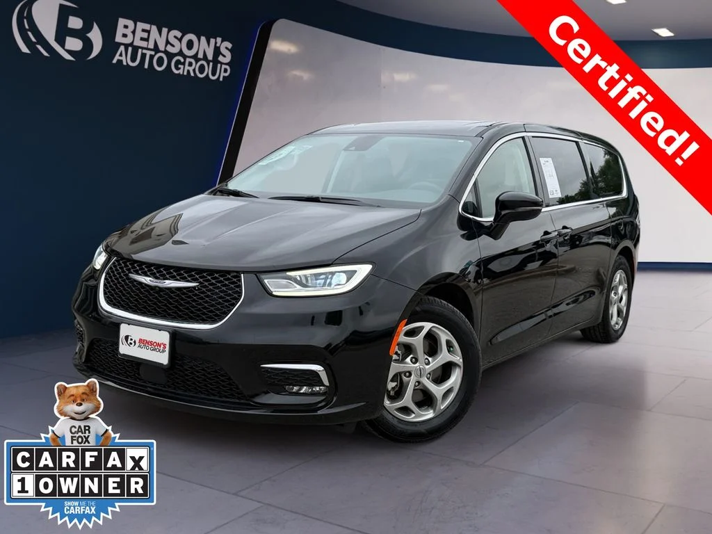 2024 Chrysler Pacifica Limited's photo