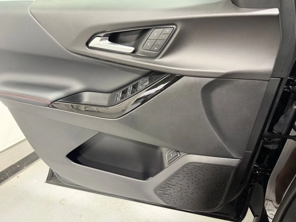 2027 Chevrolet Equinox RS - Photo 11