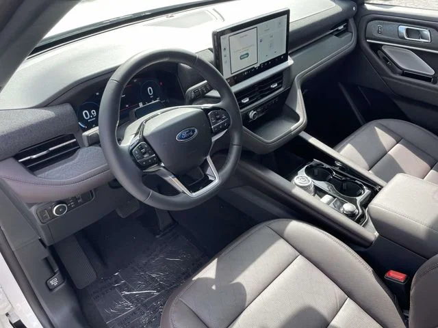 New 2026 White Ford Platinum image 12