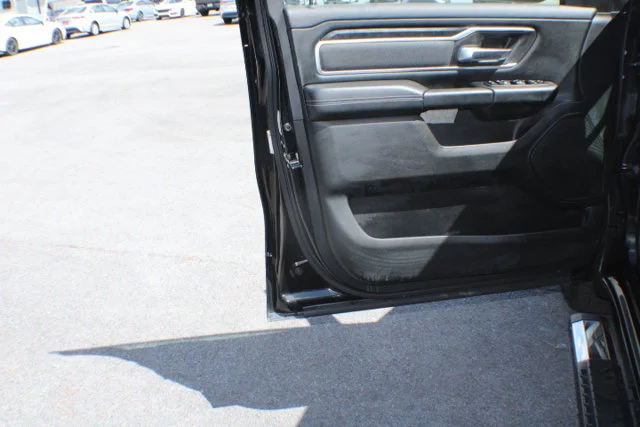 Used 2019 Diamond Black Crystal Pearlcoat Ram Big Horn/Lone Star image 6