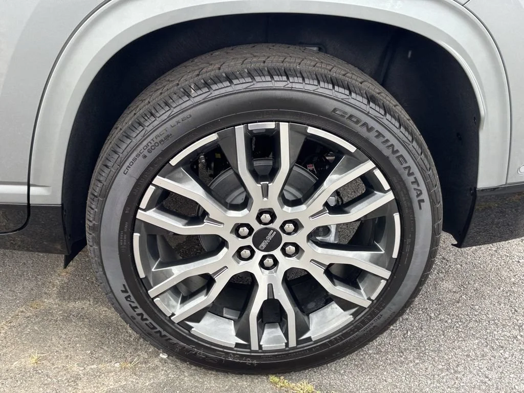 2026 GMC Acadia Denali Ultimate - Photo 9