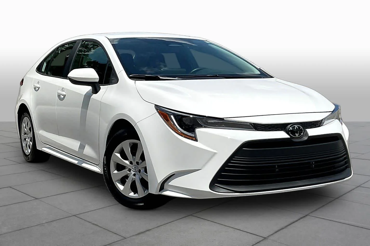 Used 2026 Ice Cap Toyota LE image 3