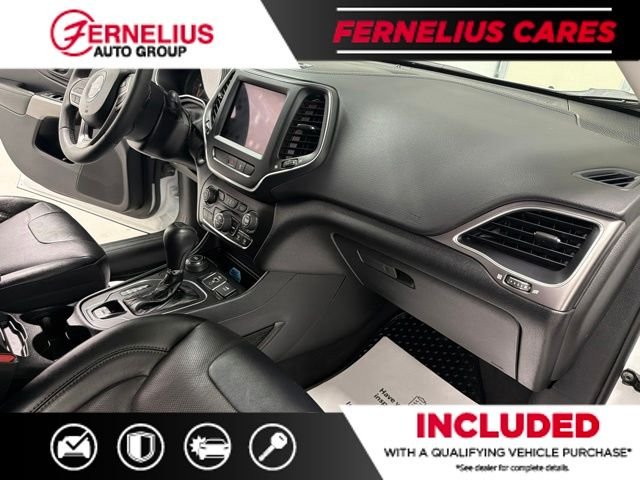 Used 2022 White Jeep Latitude Lux image 31