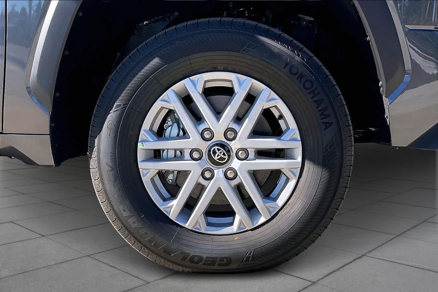 2026 Toyota Tundra SR5 - Photo 11