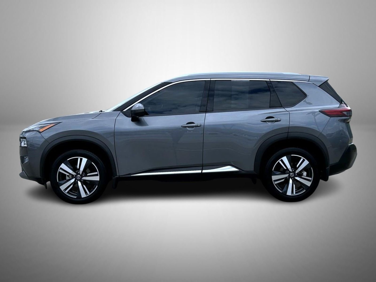 Used 2021 Gray Nissan SL image 8