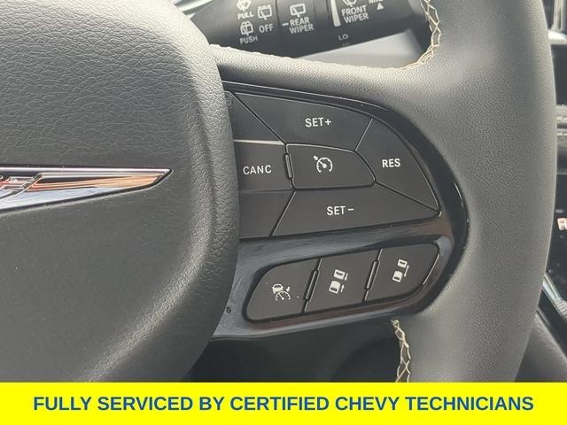 Used 2025 White Chrysler Limited image 28