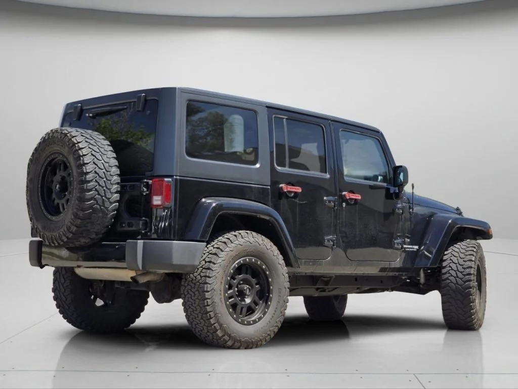 Used 2018 Black Clearcoat Jeep Sahara image 17