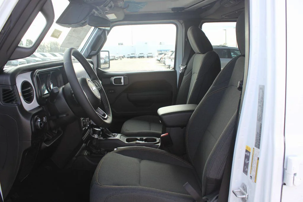 New 2026 Bright White Clear-Coat Exterior Paint Jeep Sport S image 10