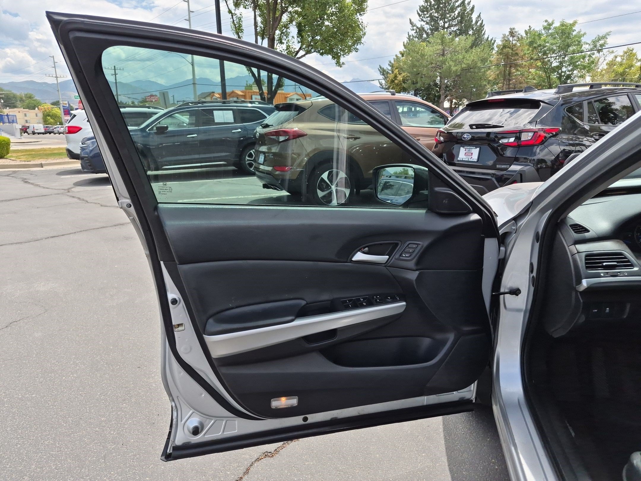 Used 2014 Silver Honda EX-L image 12