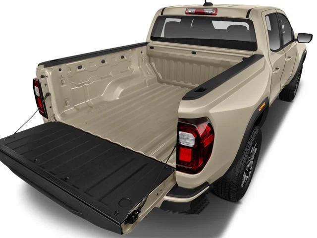 Used 2024 Summit White GMC Elevation image 7