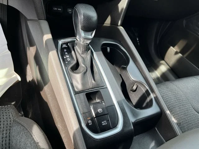 Used 2019 Blue Hyundai SE image 22