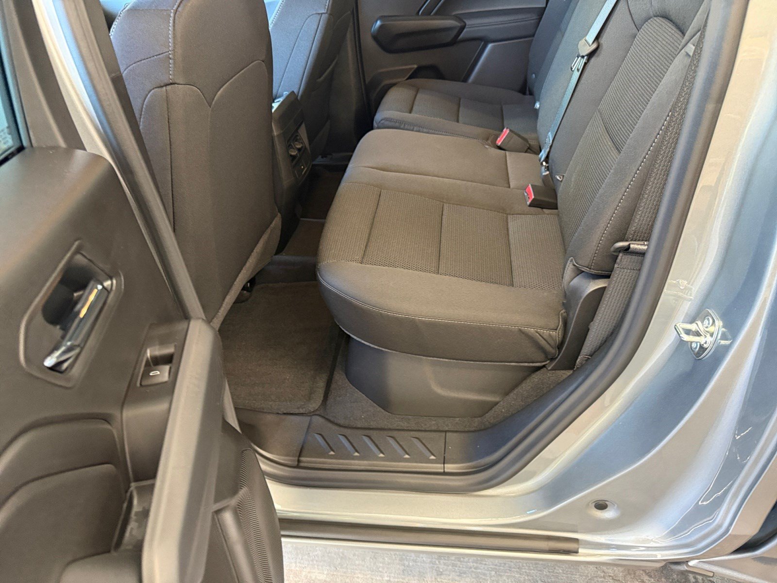 2026 Chevrolet Colorado LT - Photo 18