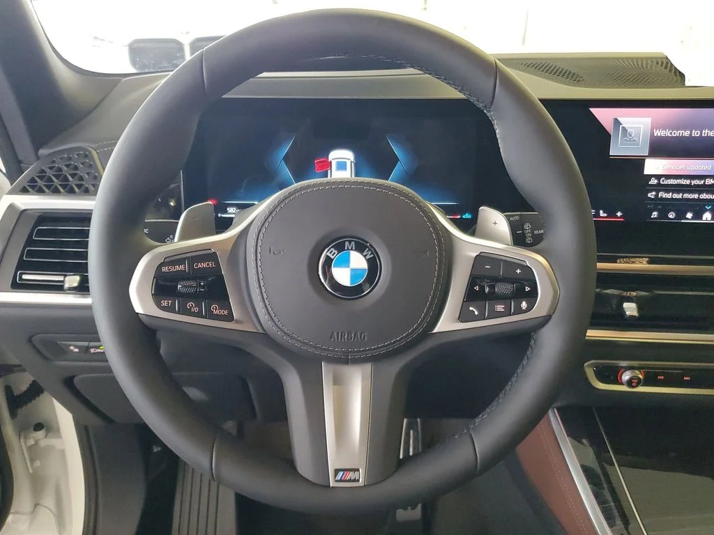 New 2026 Alpine White BMW sDrive40i image 17