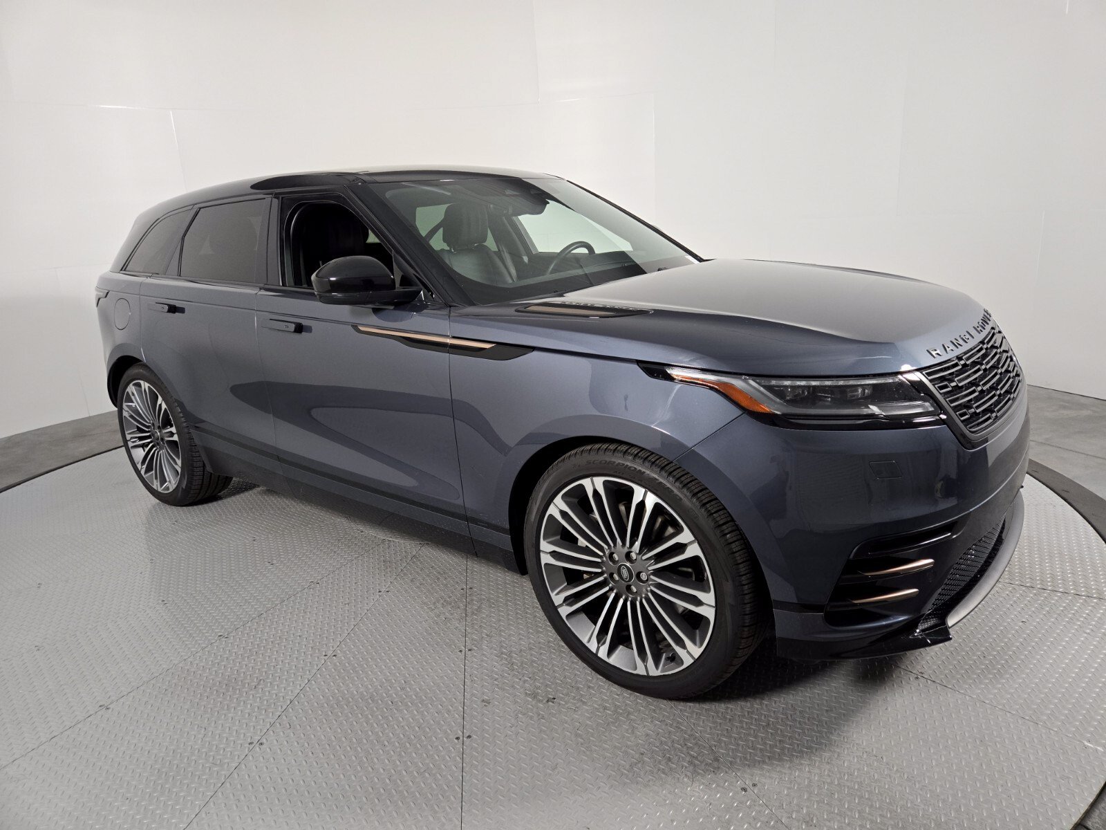 Used 2024 Varesine Blue Metallic Land Rover Dynamic HSE image 16