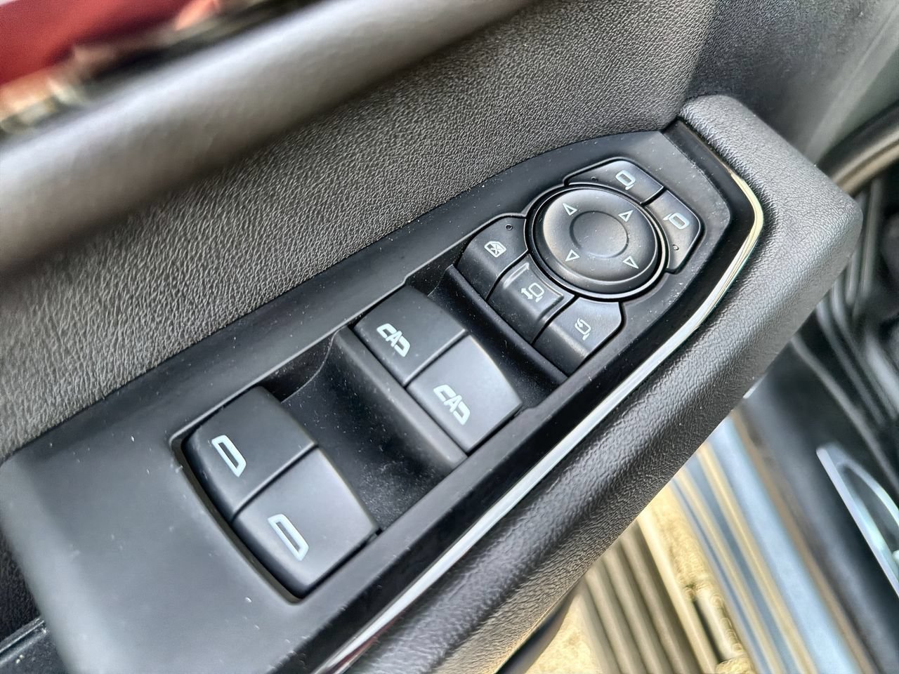 Used 2024 Sterling Metallic GMC AT4 image 19