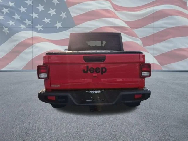 Used 2023 Red Jeep Sport S image 4