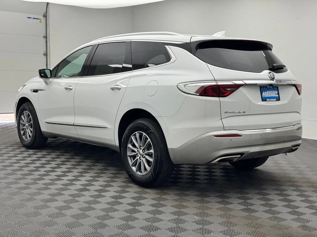 Used 2023 Summit White Buick Essence image 11