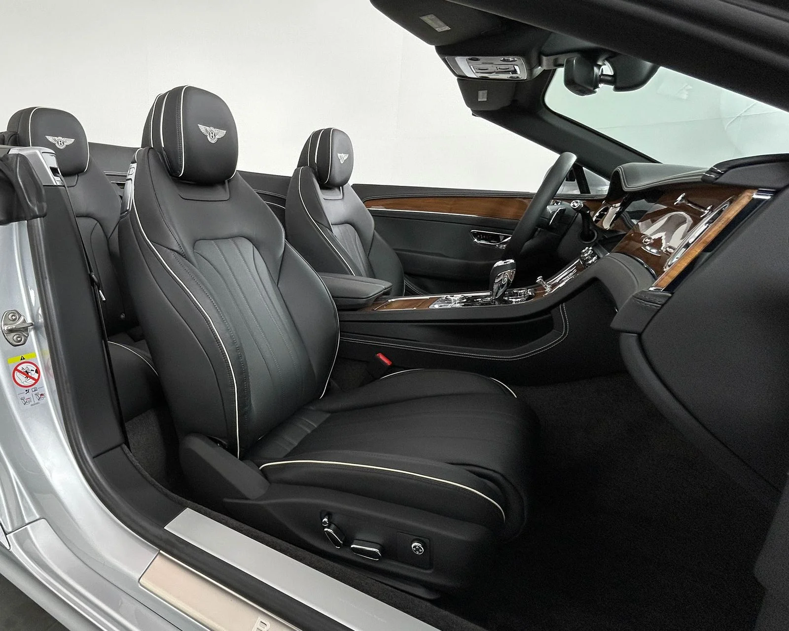 New 2026  Bentley V8 image 25