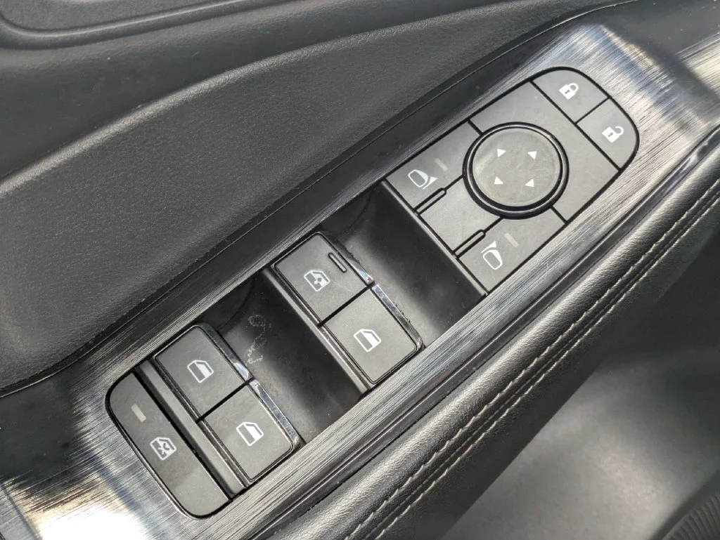 Used 2025 Gun Metallic Nissan SV image 22
