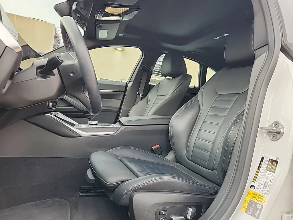 Certified Used 2023 Mineral White Metallic BMW M50 image 2