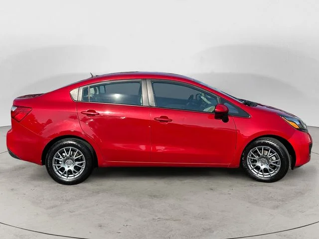 Used 2013 Red Kia LX image 4